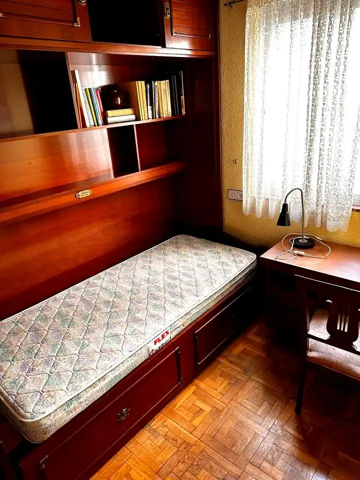 Habitación de Piso en venta en Madrid con Calefacción, Terraza y Amueblado