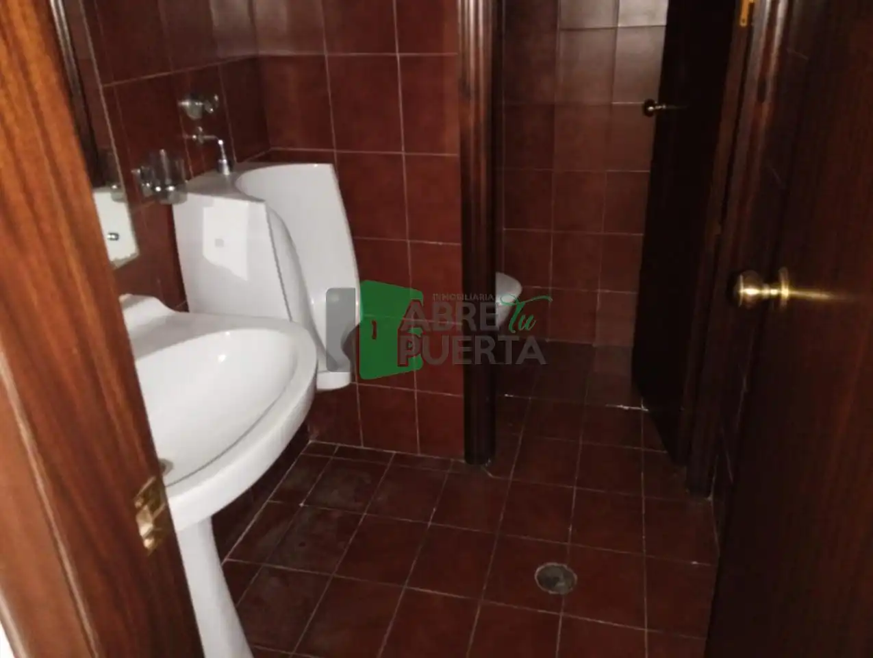 Baño de Local de alquiler en A Pobra de Trives 