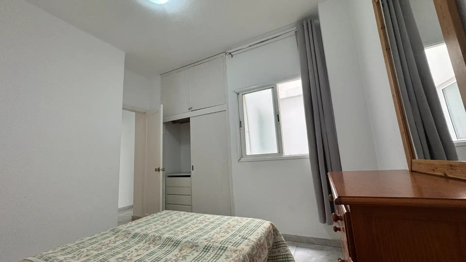 Schlafzimmer von Wohnung zur untervermieten in Las Palmas de Gran Canaria mit Möbliert, Waschmaschine und Mikrowelle