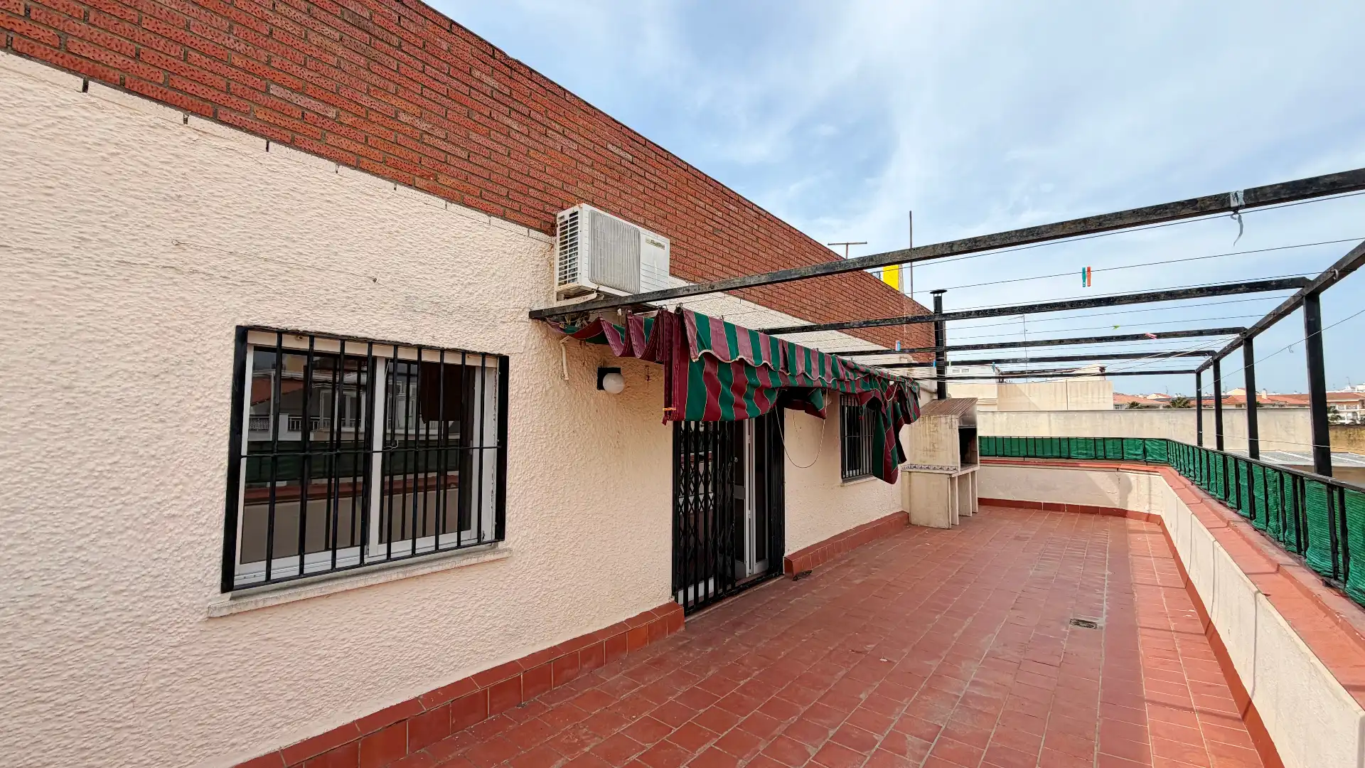 Vista exterior de Pis en venda en Vélez-Málaga amb Terrassa
