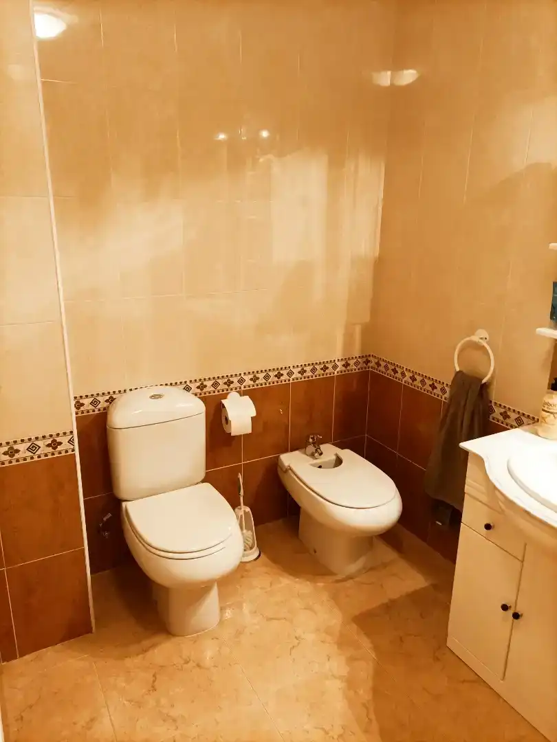 Bany de Pis de lloguer en Cedillo del Condado, Toledo