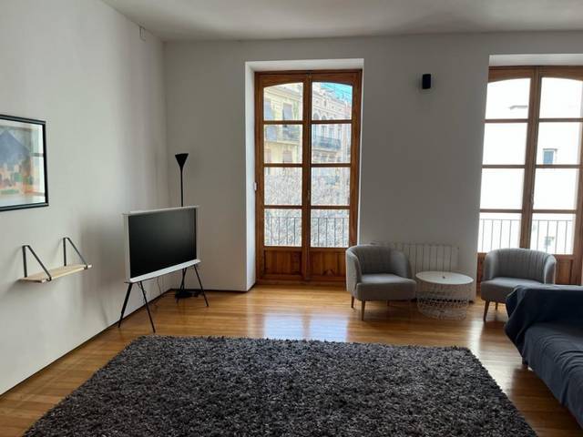 Piso en Alquiler en Valencia - Calle CALDERERS en El Mercat