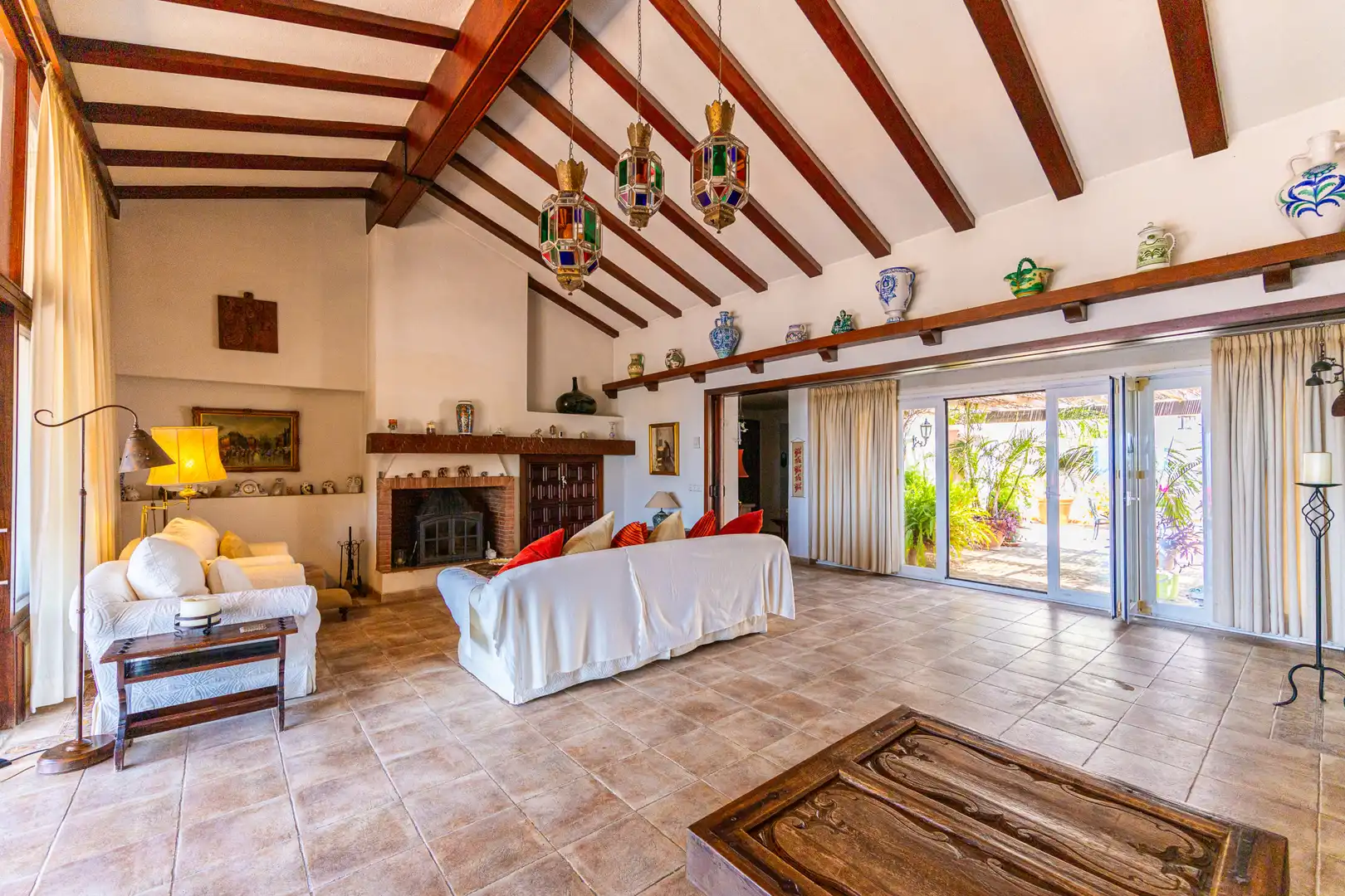 Sala d'estar de Casa o xalet en venda en Mijas amb Aire condicionat, Jardí privat i Terrassa