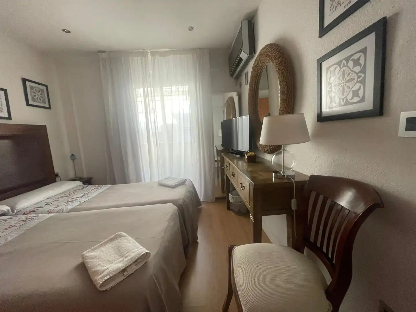 Bedroom of Flat for sale in Granada  with Air Conditioner, Heating and Balcony