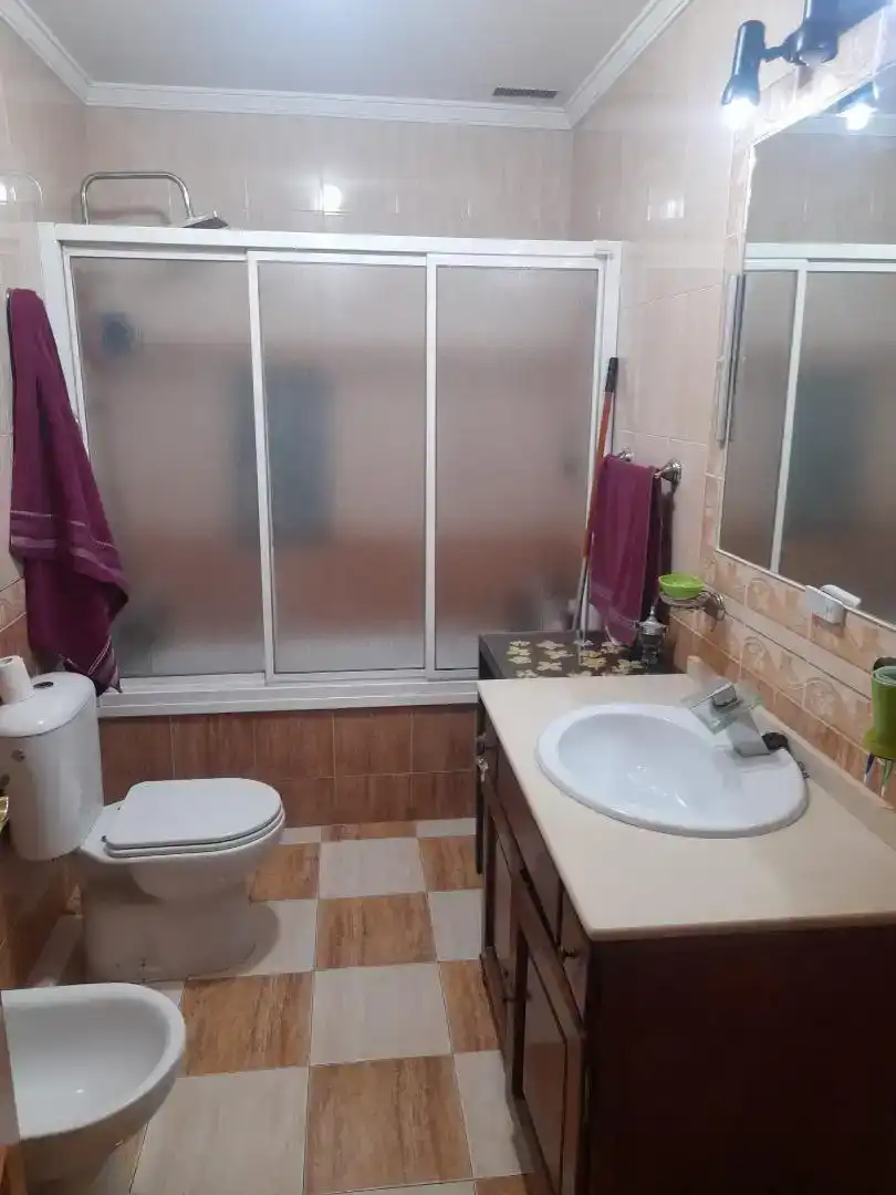 Baño de Casa adosada en venta en Alcalá de Guadaira con Aire acondicionado