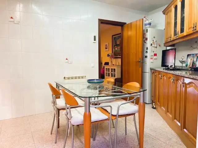 Küche von Einfamilien-Reihenhaus zum Verkauf in Badalona mit Heizung, Terrasse und Balkon