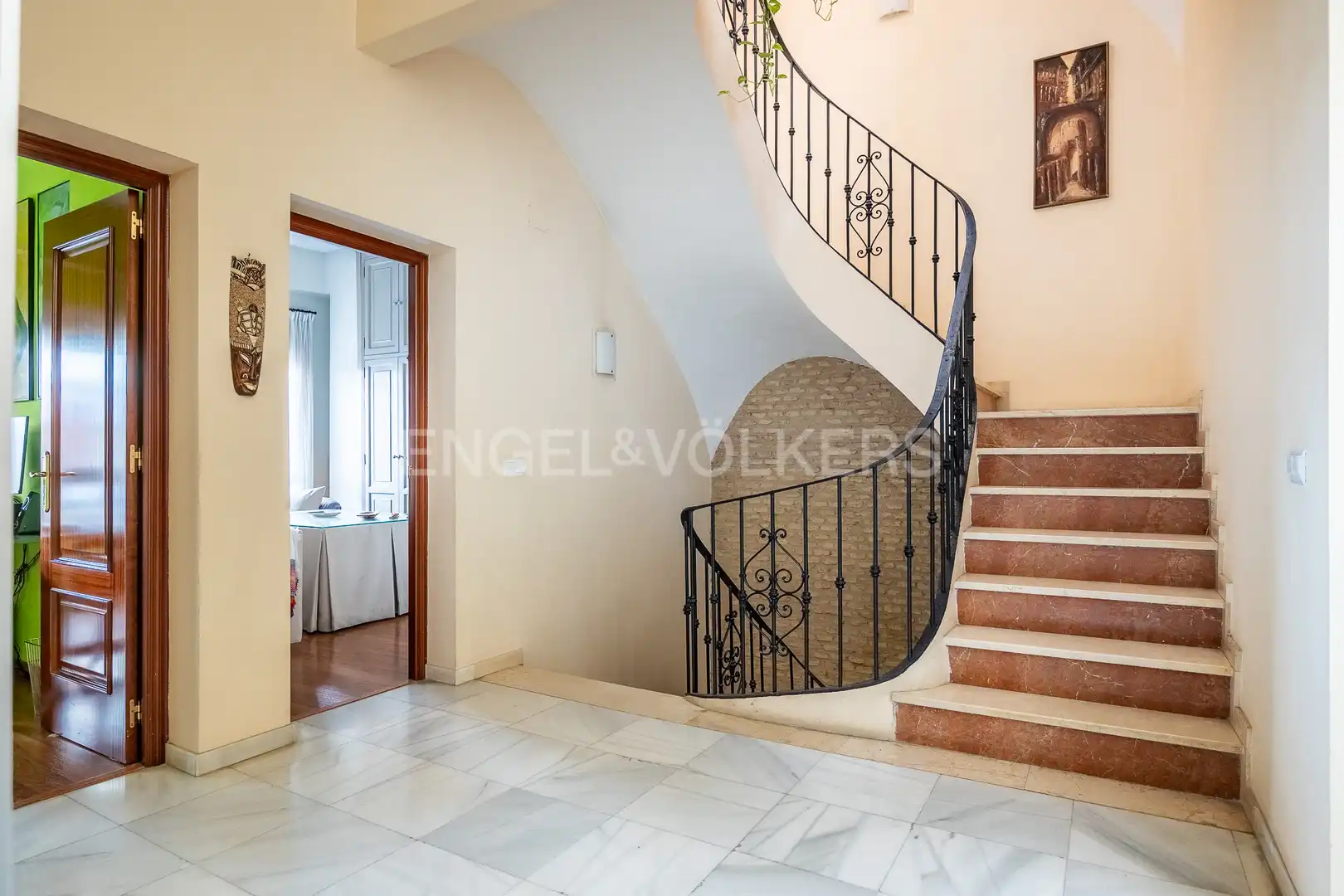 Houses for sale in Sevilla  with Air Conditioner, Heating and Storage room