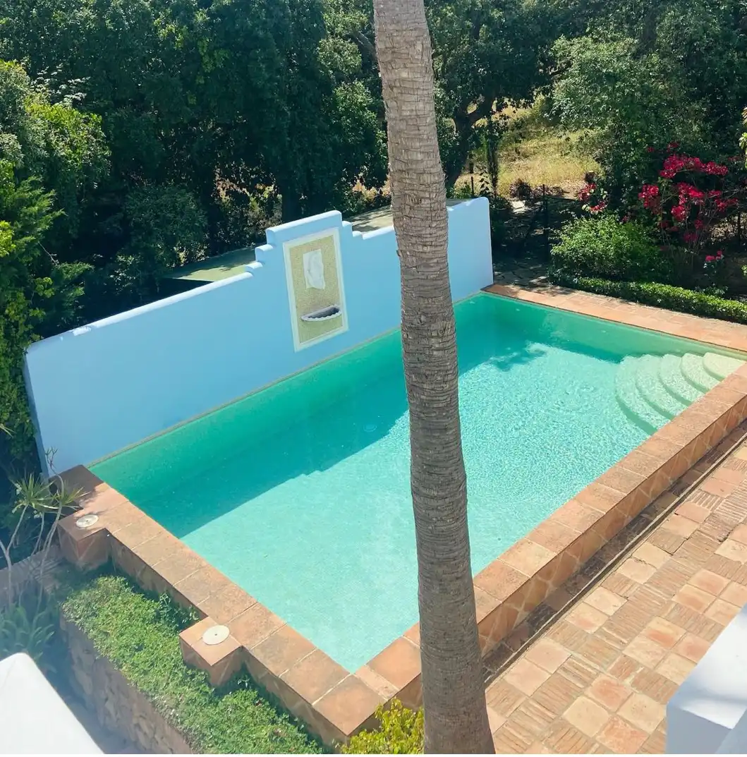 Piscina de Pis en venda en Sotogrande amb Jardí privat, Traster i Piscina