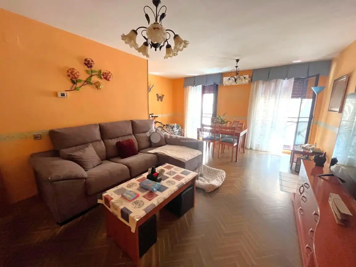 Flat with lift for sale in Calle Pinto - San Roque