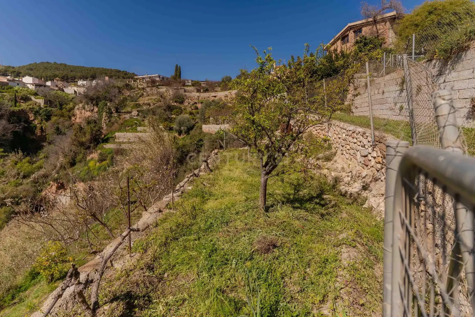 Casa adosada en venda en Villamena