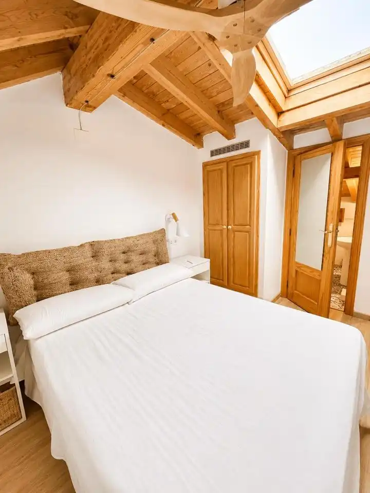 Bedroom of Houses for sale in Plasencia  with Air Conditioner