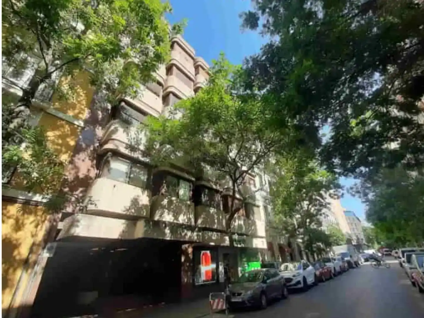 Vista exterior de Pis en venda en  Madrid Capital amb Aire condicionat