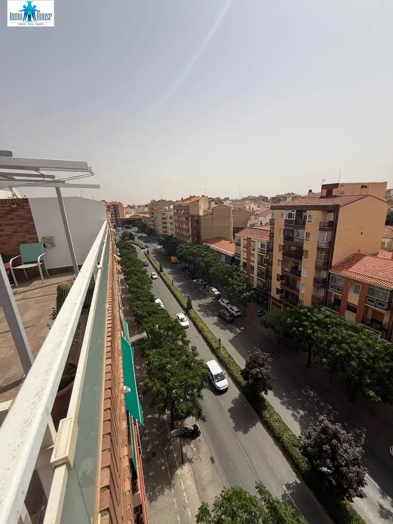 Vista exterior de Àtic en venda en Albacete amb Aire condicionat, Calefacció i Parquet