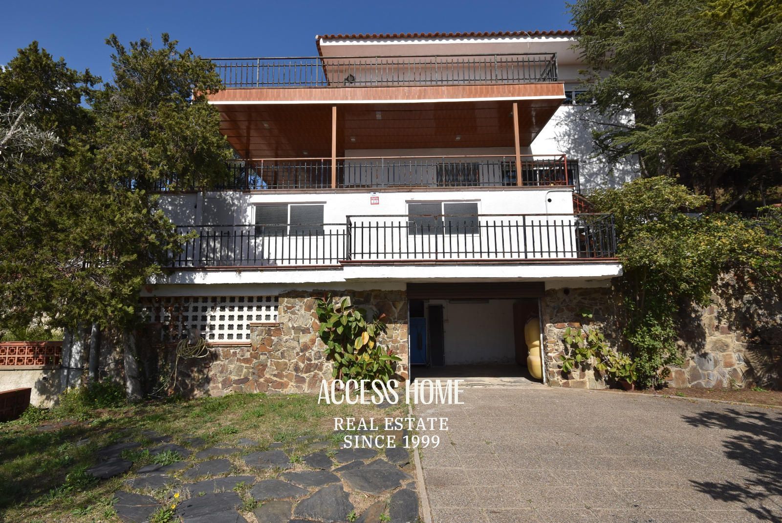 Vista exterior de Casa o xalet en venda en Argentona amb Calefacció, Traster i Piscina
