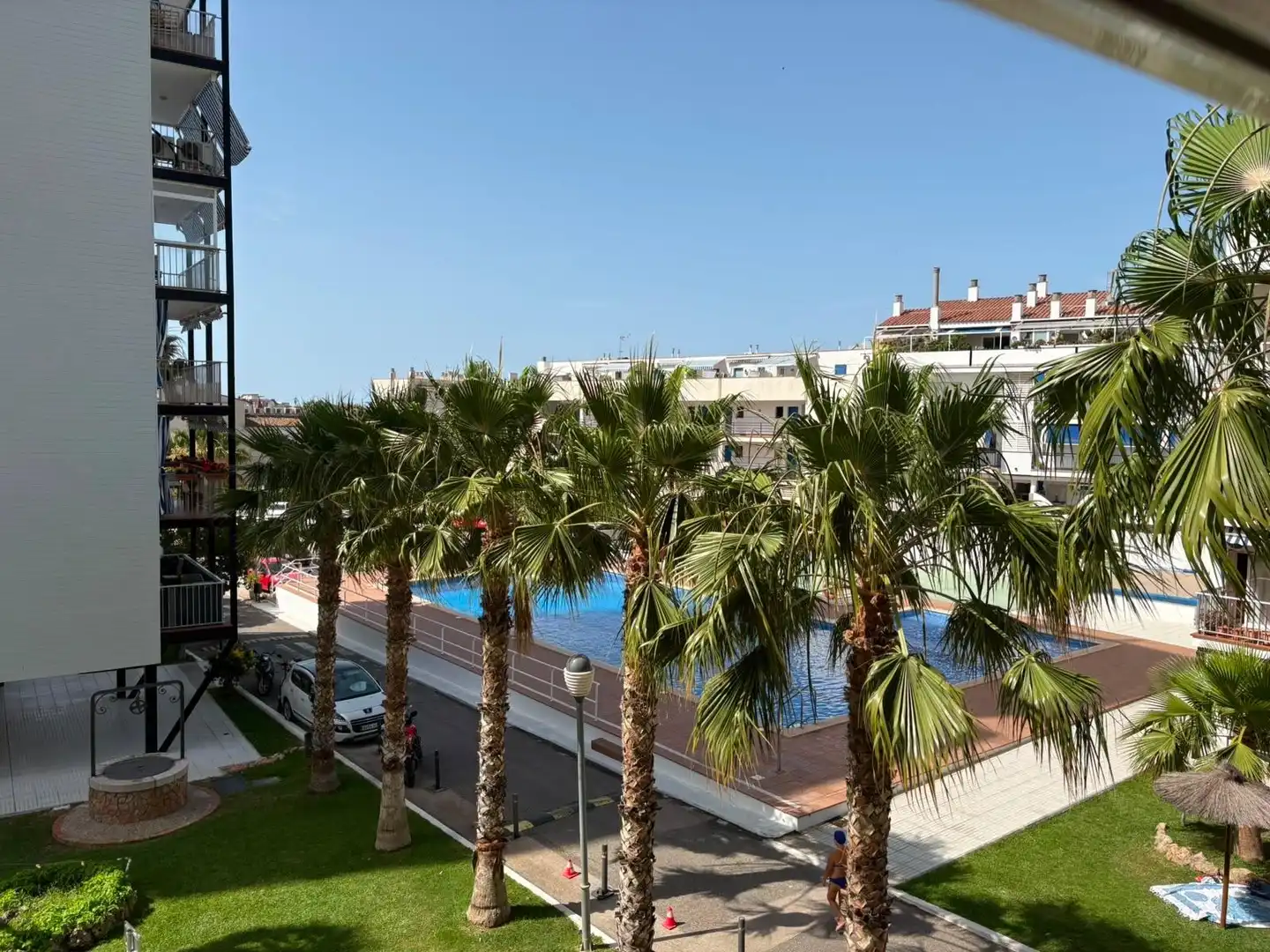 Schwimmbecken von Wohnungen zum Verkauf in Sitges mit Heizung, Privatgarten und Terrasse