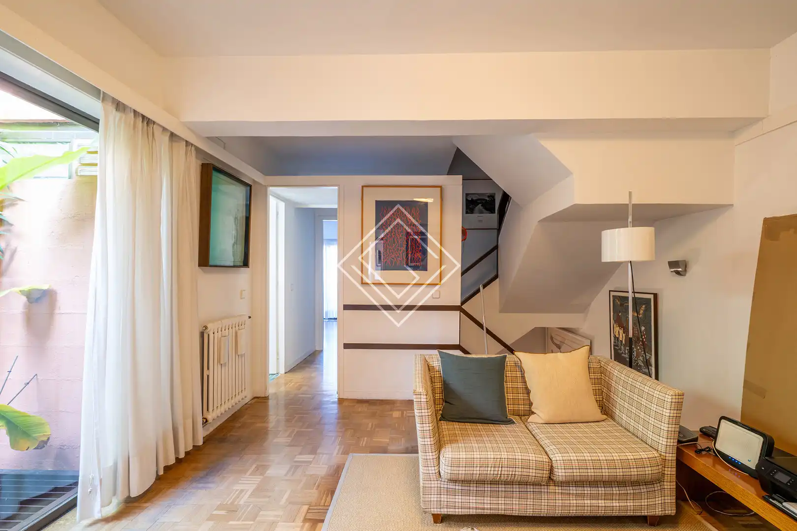 Sala de estar de Casa adosada en venta en Madrid con Aire acondicionado, Calefacción y Jardín privado