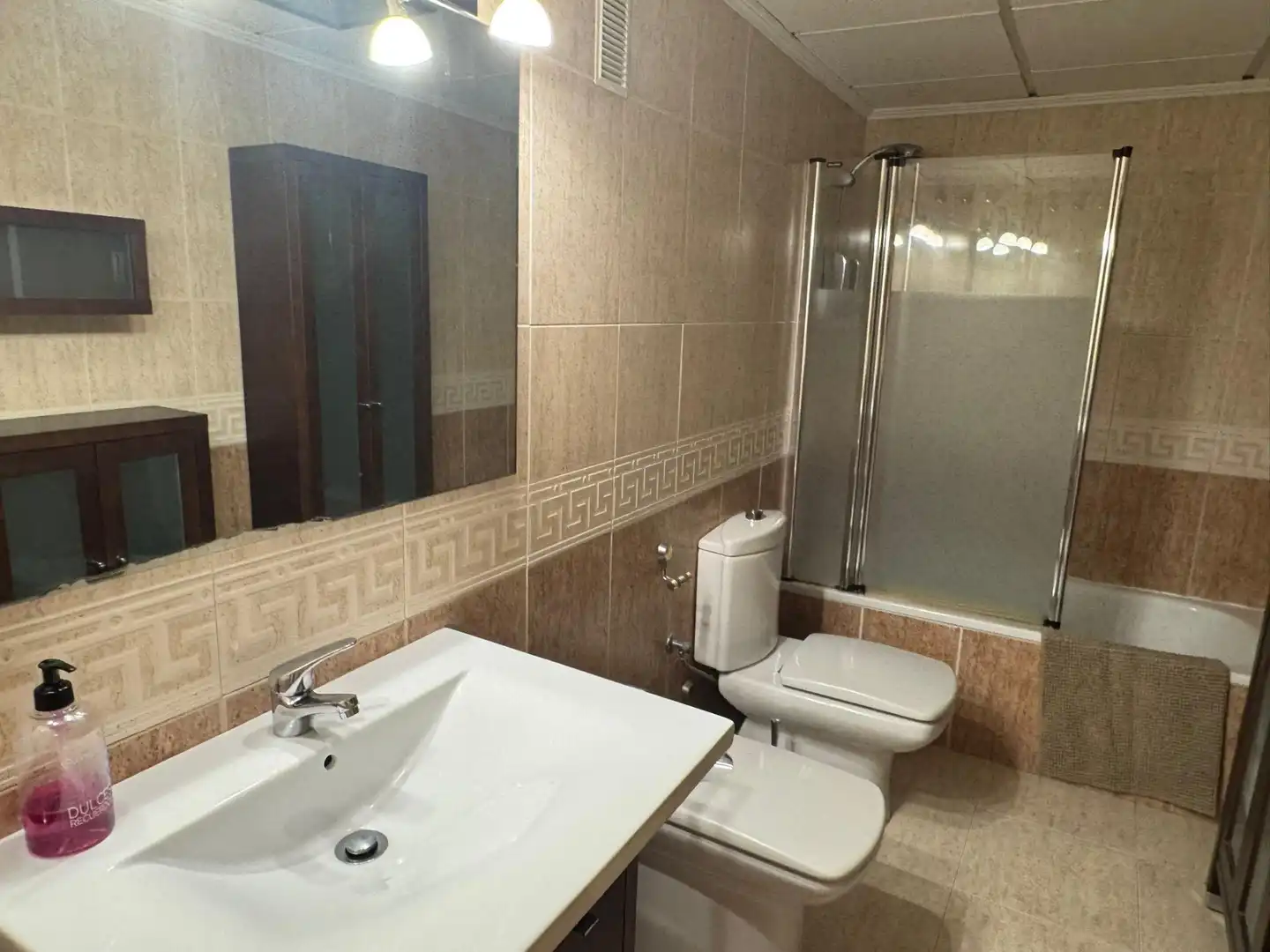 Bany de Pis en venda en Granada amb Aire condicionat, Calefacció i Moblat