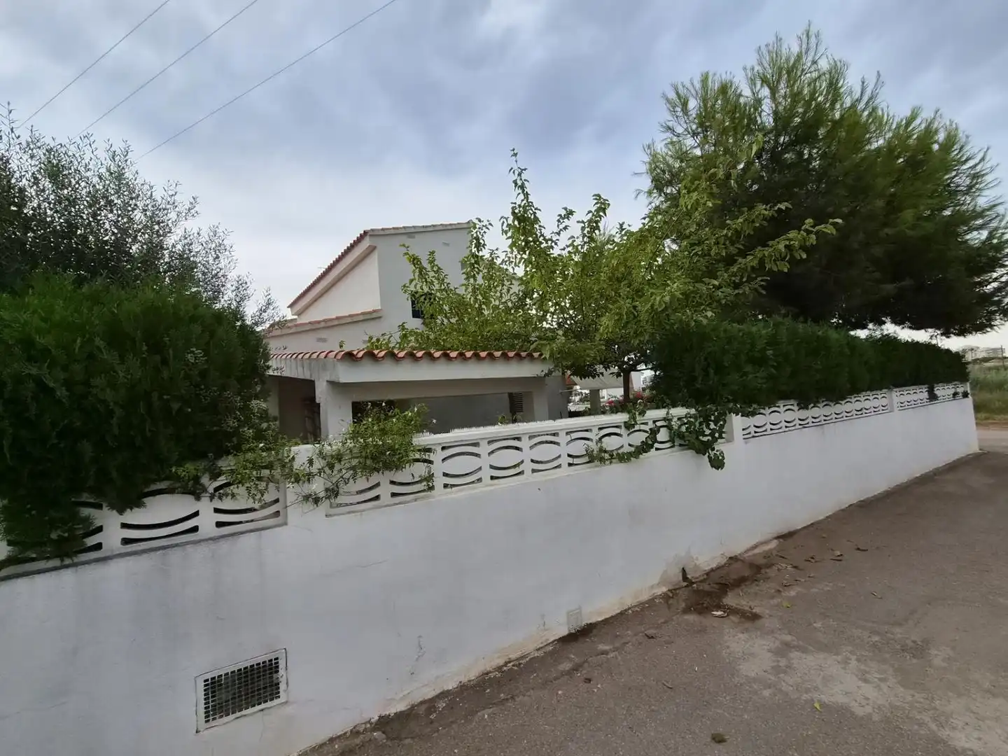 Vista exterior de Casa adosada en venda en Benicasim / Benicàssim amb Calefacció, Terrassa i Traster