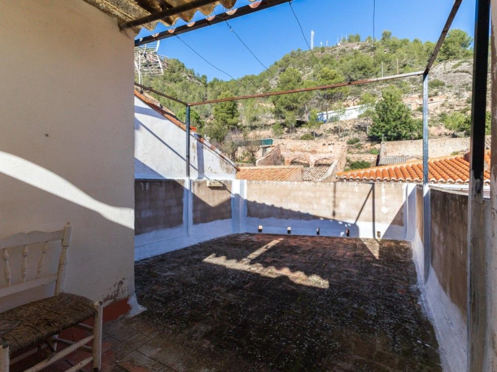 Vista exterior de Casa o xalet en venda en Vall de Almonacid amb Terrassa, Traster i Balcó