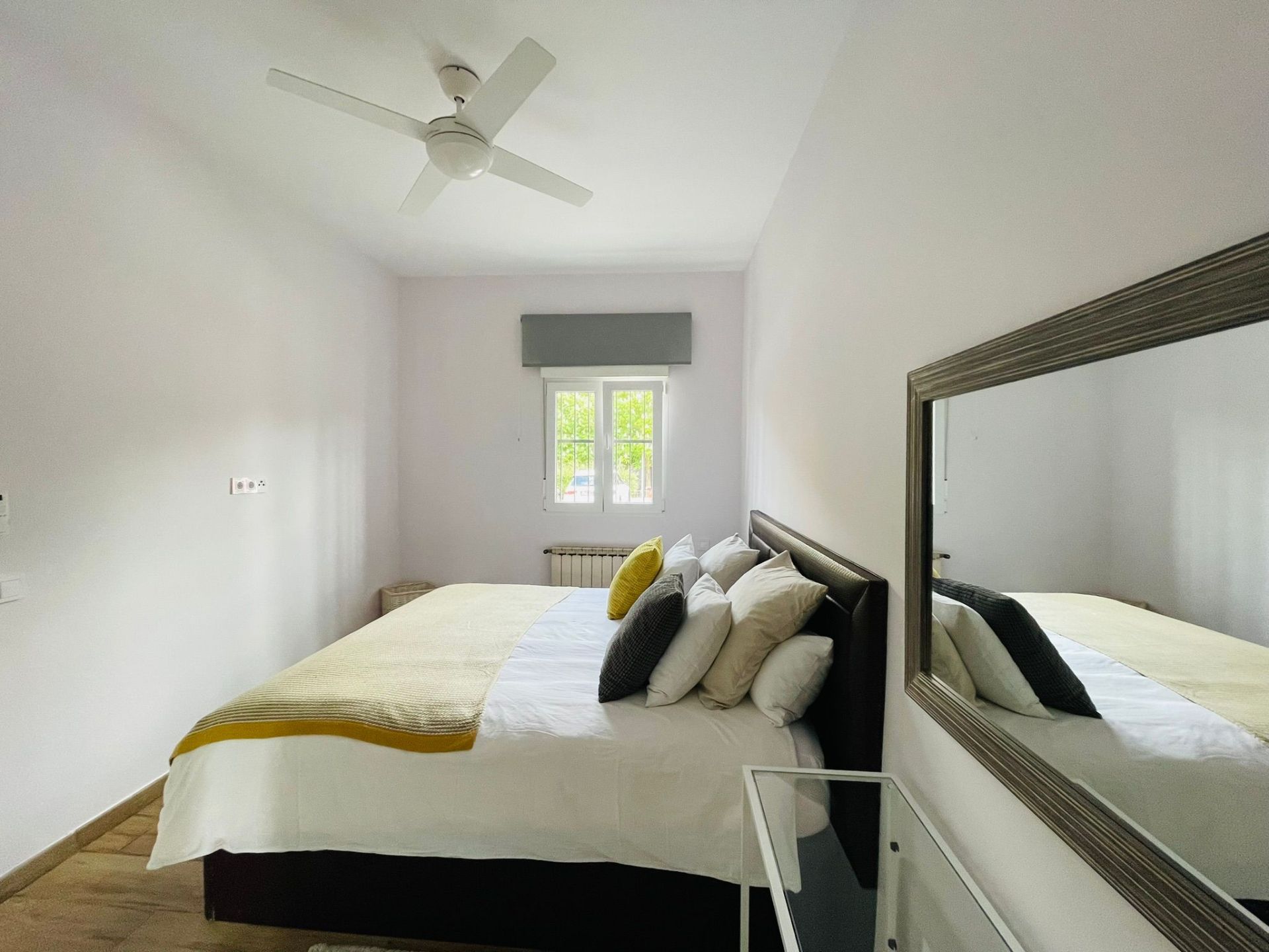 Bedroom of Flat for sale in  Madrid Capital  with Heating, Furnished and Oven