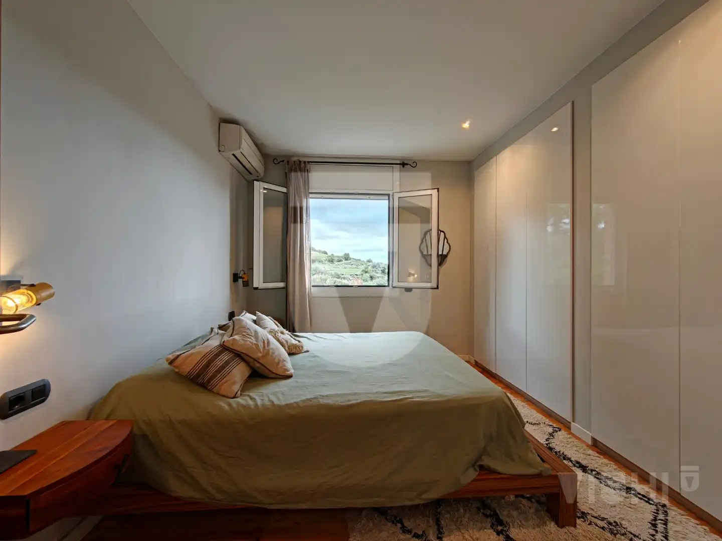 Habitación de Casa adosada en venta en Tiana con Aire acondicionado, Jardín privado y Parquet