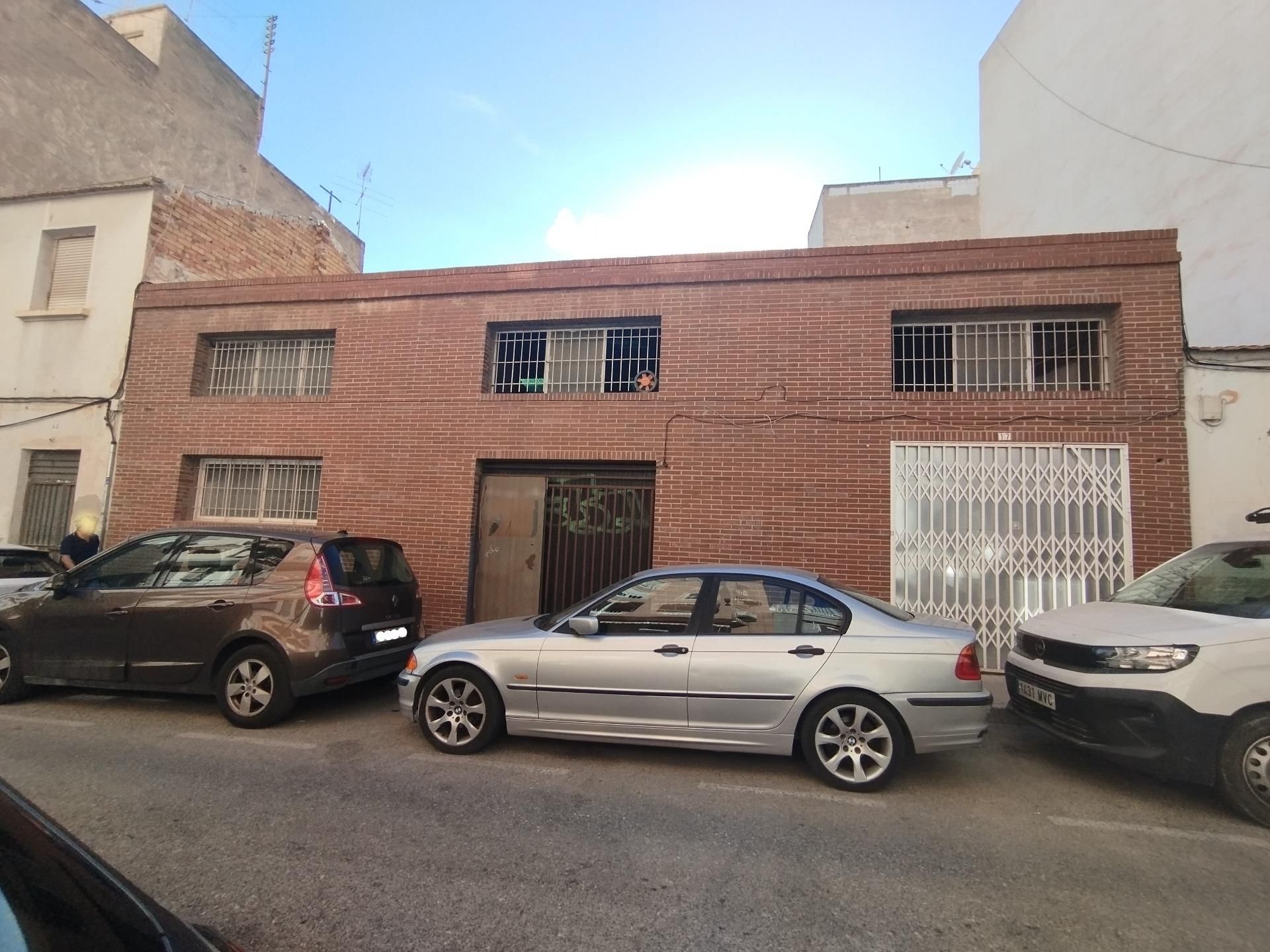 Vista exterior de Nau industrial en venda en Elche / Elx