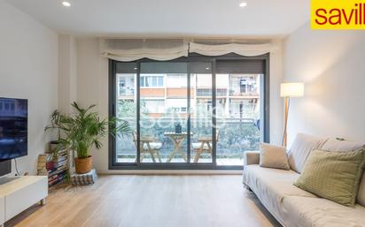 Vista exterior de Apartament en venda en  Barcelona Capital amb Balcó