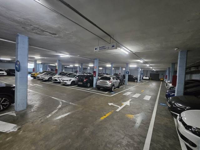 Garaje en Alquiler en Carrer de Giralt i Serrà, 18 en Barri del Centre