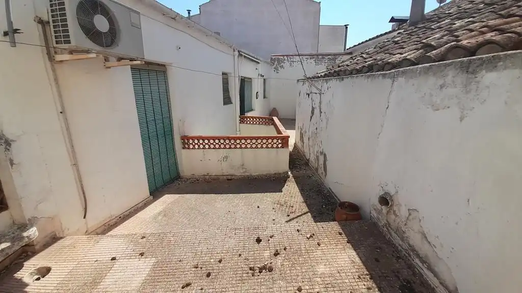 Vista exterior de Casa o chalet en venta en La Roda con Calefacción, Terraza y Trastero