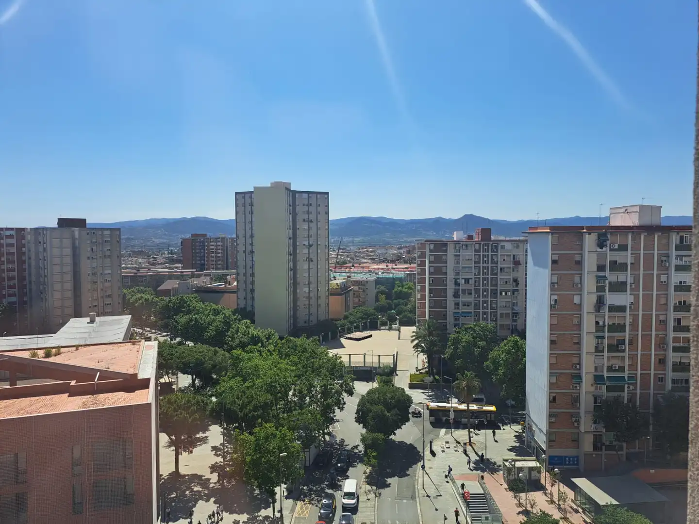 Vista exterior de Pis en venda en Cornellà de Llobregat