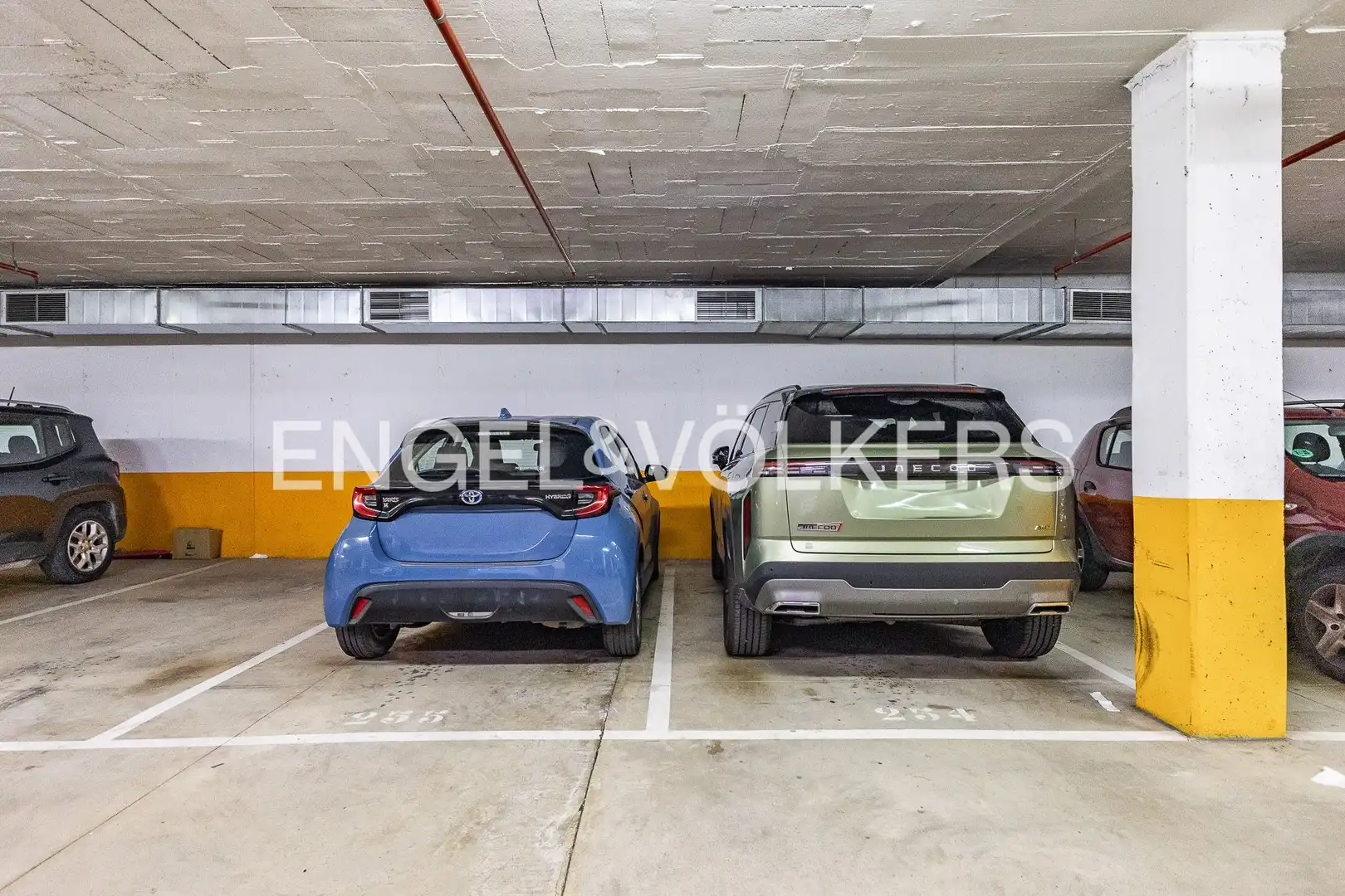 Parking of Flat for sale in Sabadell  with Air Conditioner, Heating and Parquet flooring