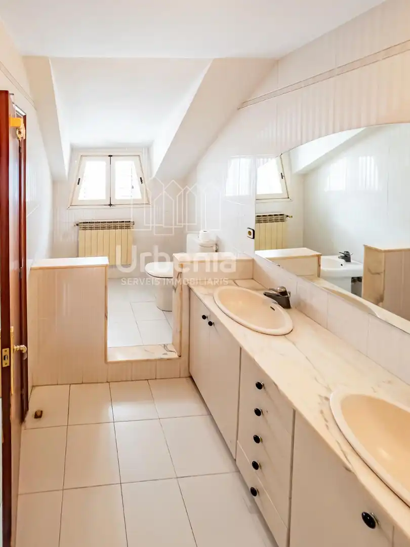 Casa con piscina en venta en Nucli Urbà, imagen 34