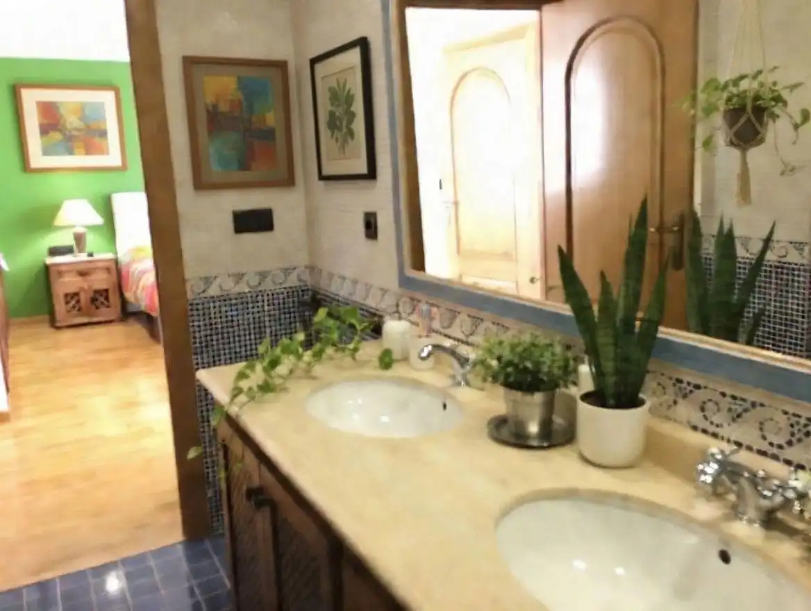Bathroom of Attic for sale in Silla  with Air Conditioner, Heating and Parquet flooring
