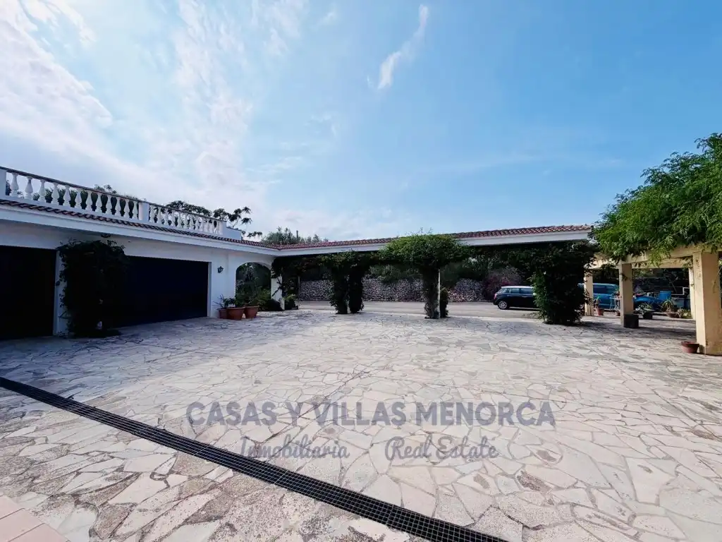 Vista exterior de Finca rústica en venda en Sant Lluís
