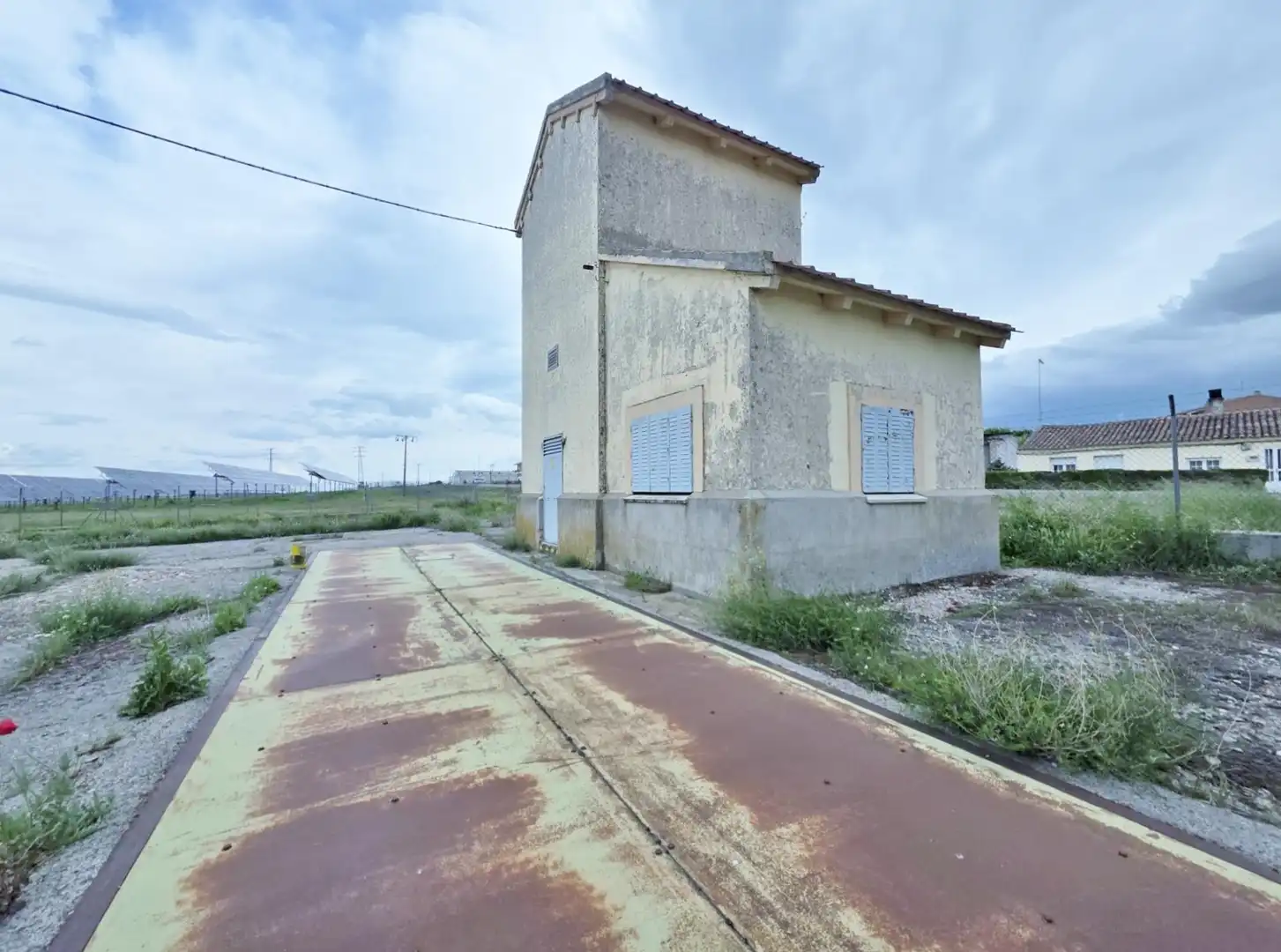 Exterior view of Industrial buildings for sale in Cantiveros