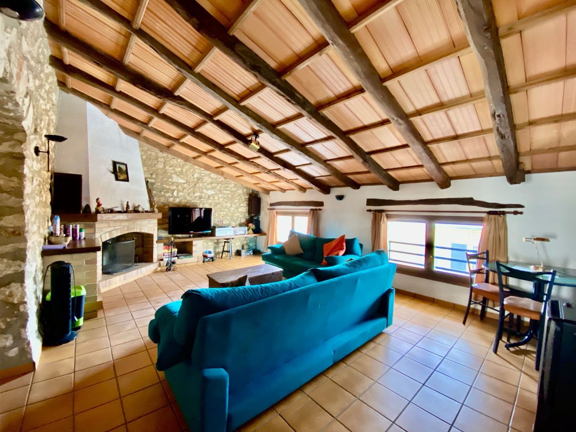 Wohnzimmer von Country house zum verkauf in La Nou de Gaià mit Terrasse