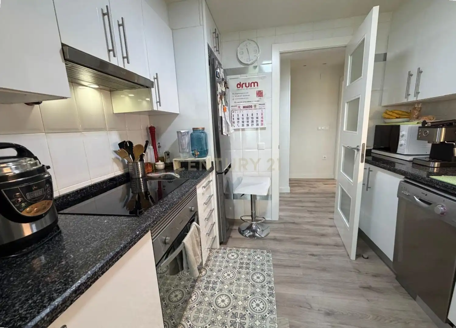 Kitchen of Apartments for rent in Malpartida de Cáceres  with Oven, Washing machine and Microwave