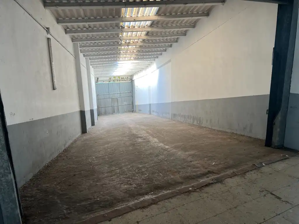 Nave industrial de alquiler en Oleiros con Calefacción