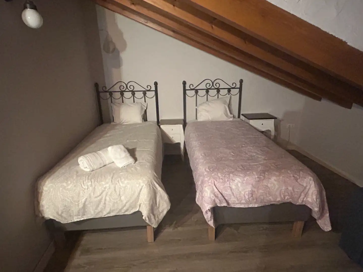 Dormitori de Casa adosada en venda en Bahabón amb Aire condicionat, Calefacció i Moblat