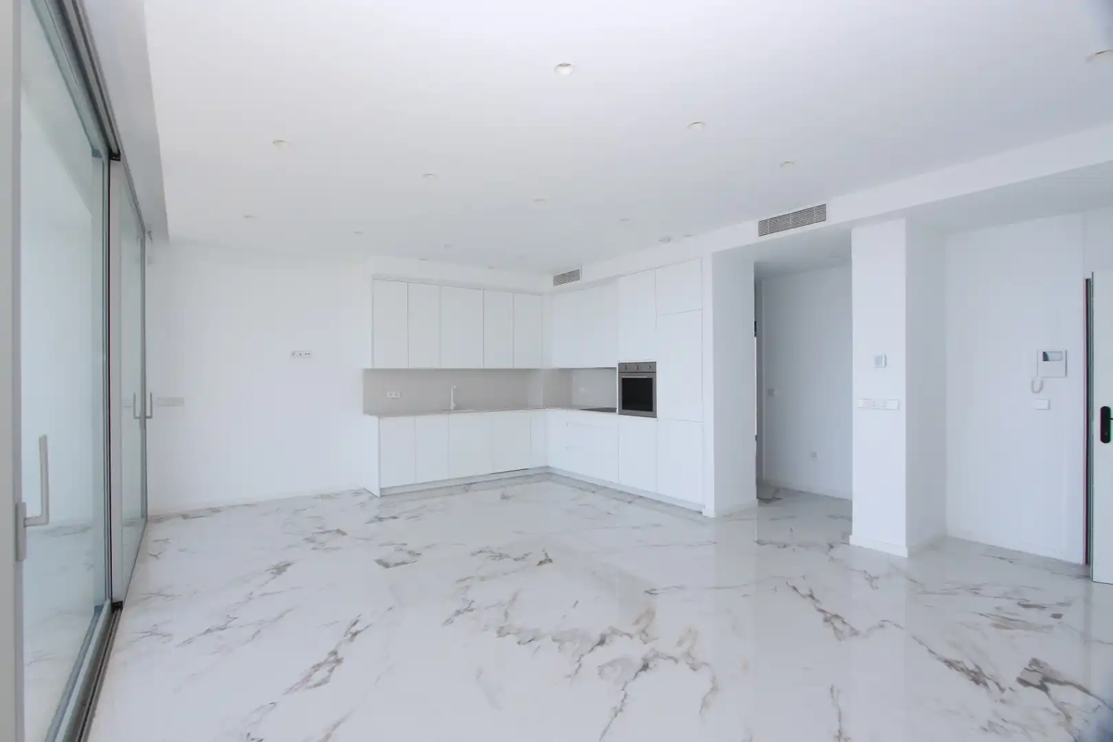 Küche von Wohnungen zum Verkauf in Villajoyosa / La Vila Joiosa mit Klimaanlage, Privatgarten und Terrasse