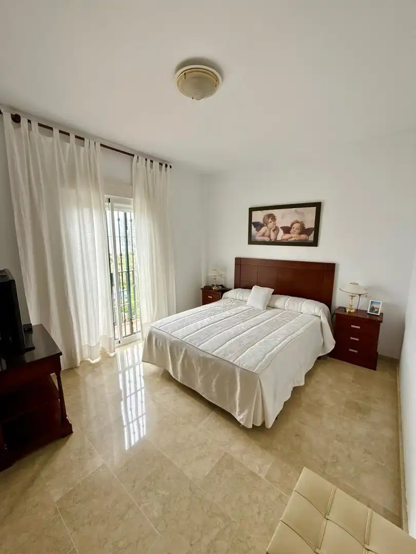 Schlafzimmer von Einfamilien-Reihenhaus zum Verkauf in Vélez-Málaga mit Klimaanlage, Heizung und Terrasse