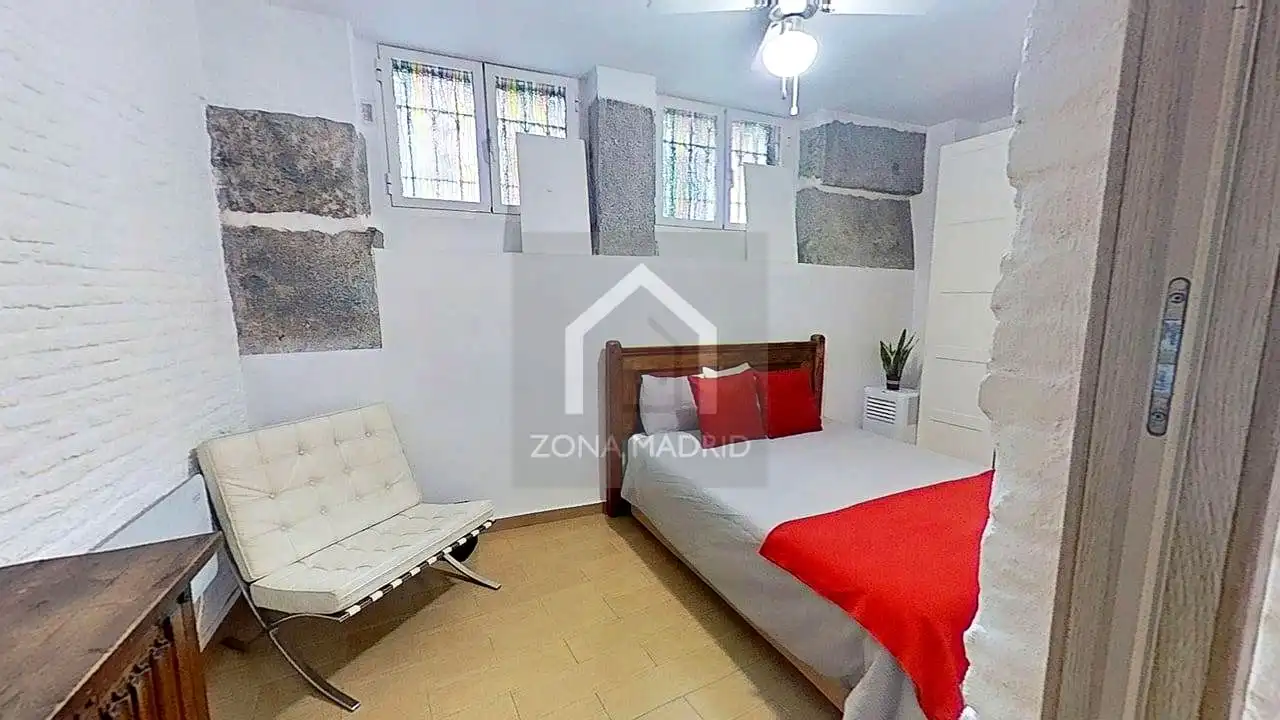Schlafzimmer von Erdgeschoss zum Verkauf in Madrid mit Möbliert