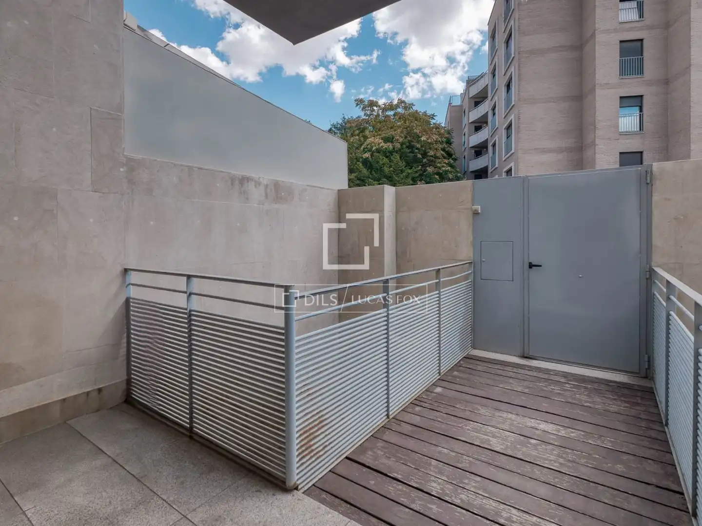 Terrassa de Casa o xalet en venda en Madrid amb Aire condicionat, Calefacció i Jardí privat