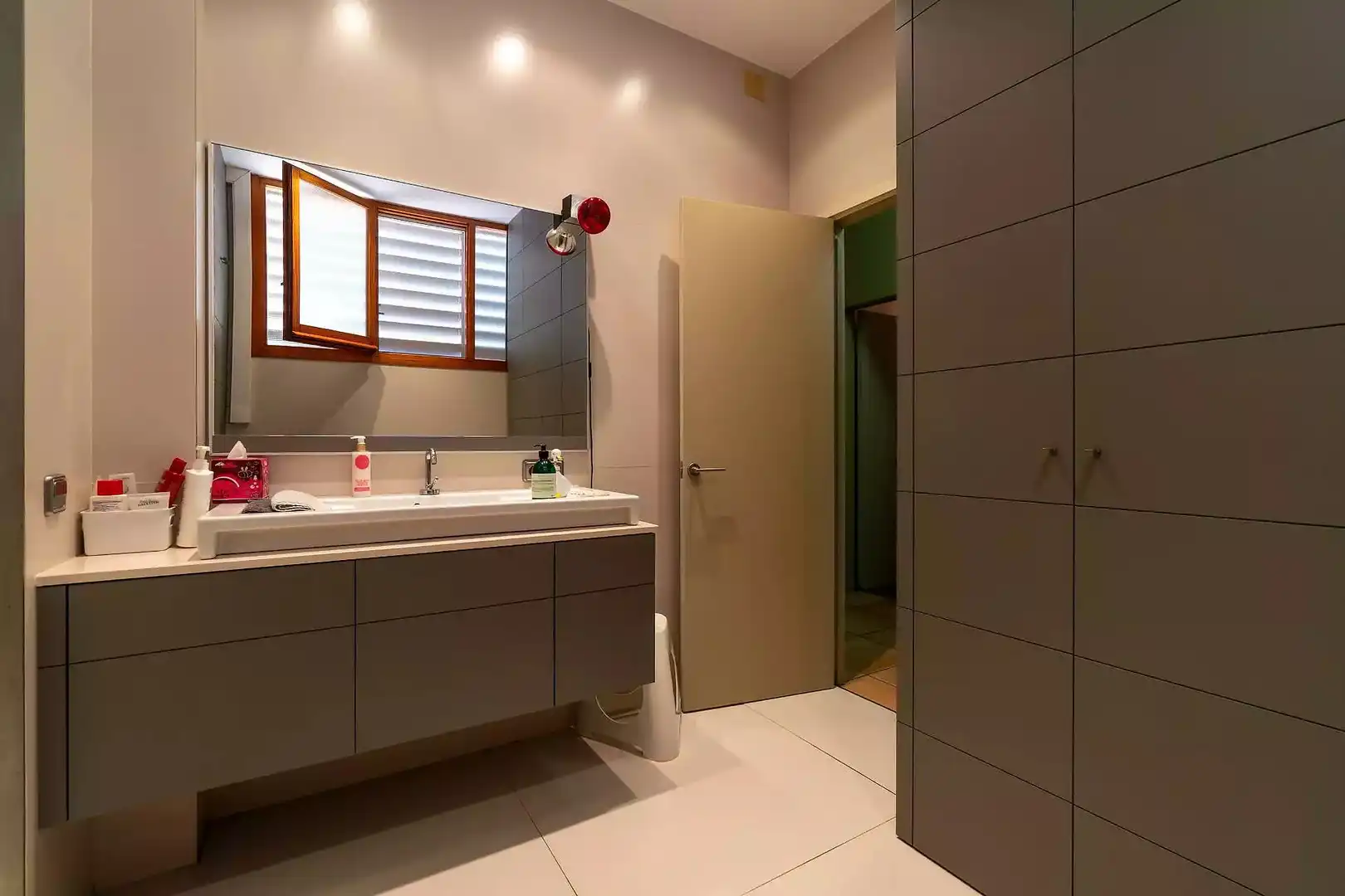 Bathroom of Houses for sale in Banyoles  with Swimming Pool and Furnished