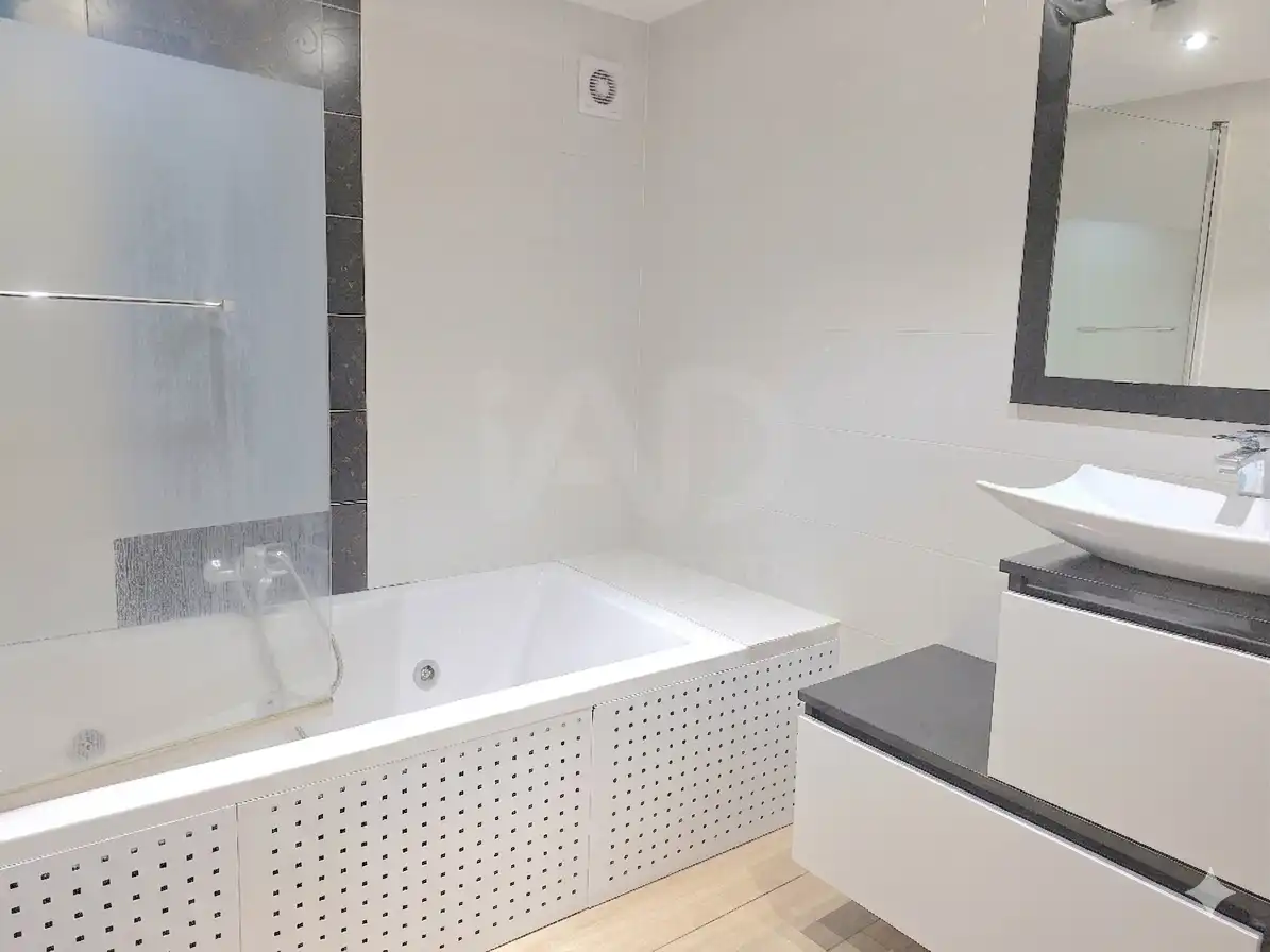 Bany de Casa o xalet en venda en Vélez-Málaga amb Aire condicionat i Terrassa