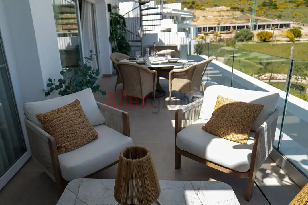 Terraza de Ático en venta en Estepona con Aire acondicionado, Calefacción y Jardín privado