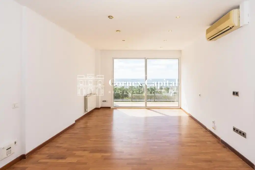 Sala d'estar de Dúplex en venda en Barcelona amb Aire condicionat, Calefacció i Jardí privat
