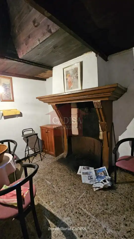 Casa o xalet en venda en Parada de Arriba amb Calefacció, Terrassa i Traster
