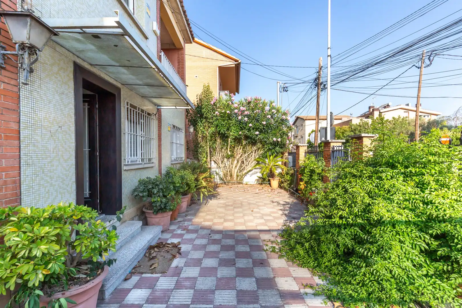 Vista exterior de Casa o xalet en venda en Montcada i Reixac amb Aire condicionat, Calefacció i Terrassa
