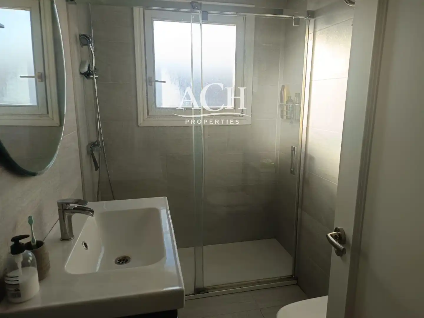 Baño de Piso de alquiler en Sopela con Calefacción, Terraza y Amueblado